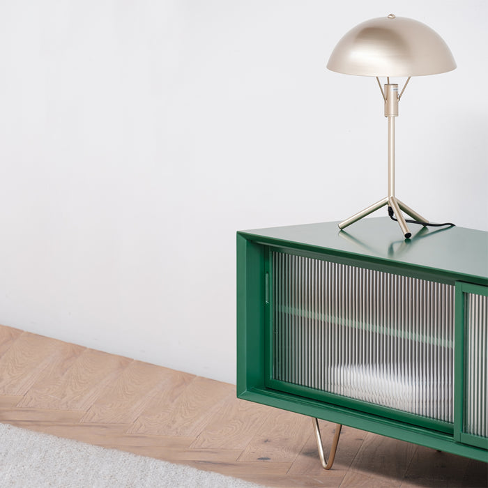 Een praktische en trendy keuze: Oskar TV kast - 150 cm breed - Groen met Glazen deuren voor je entertainmentruimte