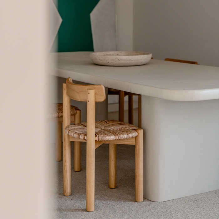 Arlo Esszimmerstuhl - Dunkle Eiche - Geflochtener Sitz in Naturfarbe