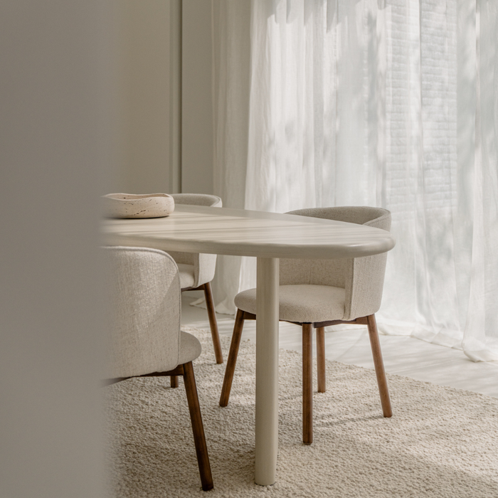 Eetkamerstoel Celia - Donkerwalnoot kleur - Ivory Bouclé