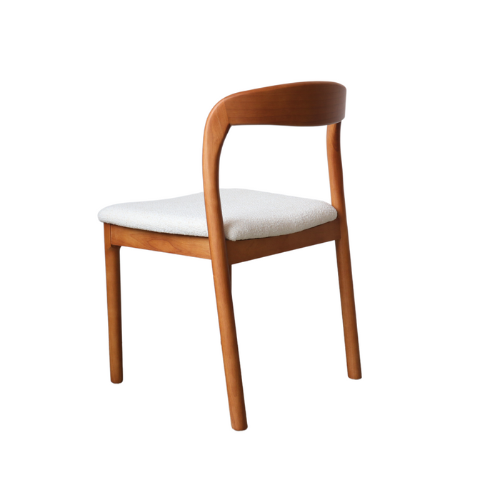 chale-eetkamerstoel-ivory-boucle-zijkant