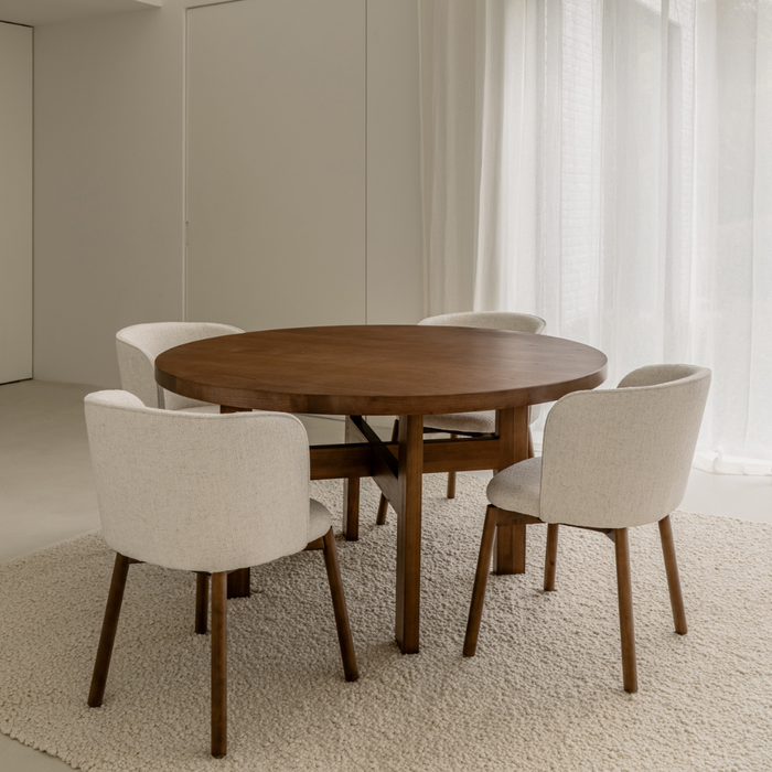 victor-eettafel-donkerwalnoot-hout-rond-furnified-sfeerbeeld.alt