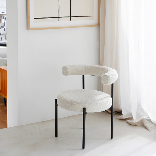 Brest eetkamerstoel in ronde vormen boucle witte stof alt